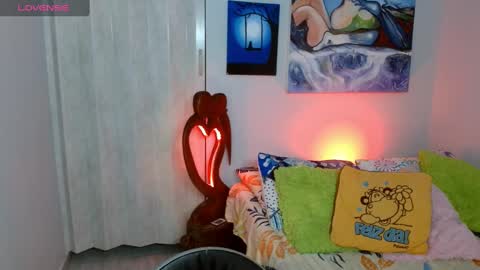  Naih Reyes online show from October 13, 6:05 am