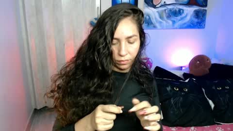  Naih Reyes online show from April 10, 6:30 am