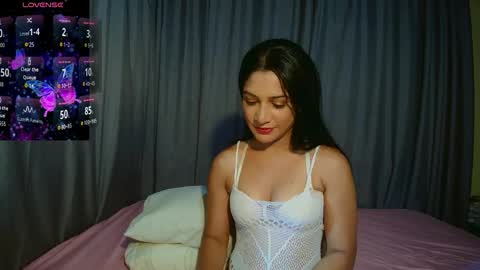 Layla Salvardor online show from November 27, 8:39 am