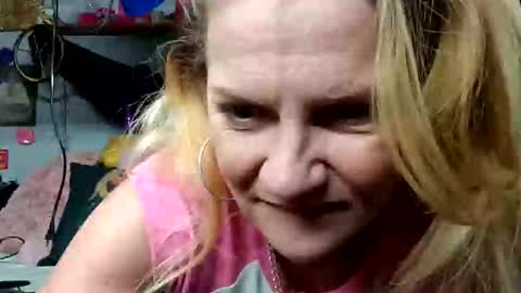 goldendoll1704 online show from February 15, 7:33 am