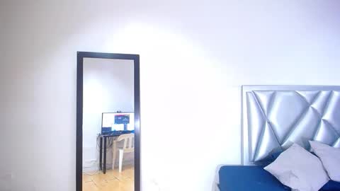 goldenn_ass1 online show from November 18, 3:29 am