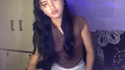 goldentemptress18 online show from March 13, 1:56 pm