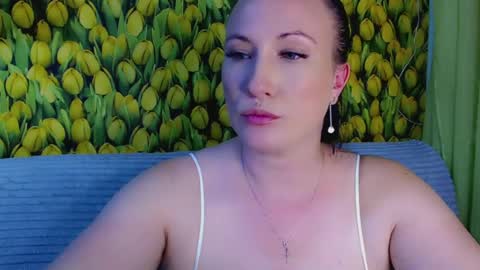 goldmoonn online show from June 19, 6:00 pm
