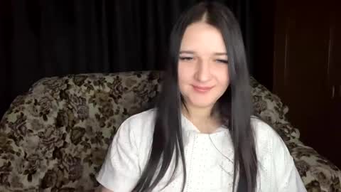 good_girl_24 online show from April 6, 9:38 pm