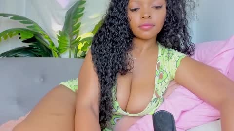 Dominique online show from December 29, 4:59 am