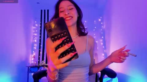 i am Jessi  I love animals and drawing I hope to get along with everyone. XOXO online show from February 20, 7:47 pm