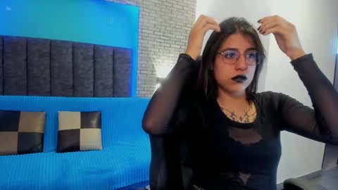 karen online show from January 8, 1:31 pm