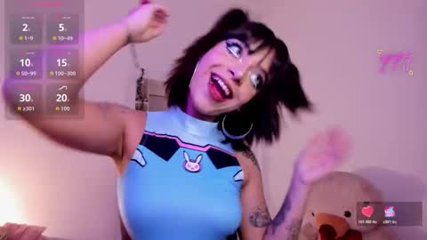 Violet online show from June 2, 11:28 pm