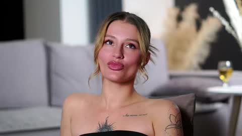 Kelly online show from October 29, 3:14 pm