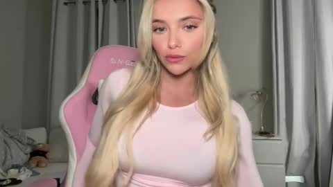 Gracie online show from February 24, 1:33 am