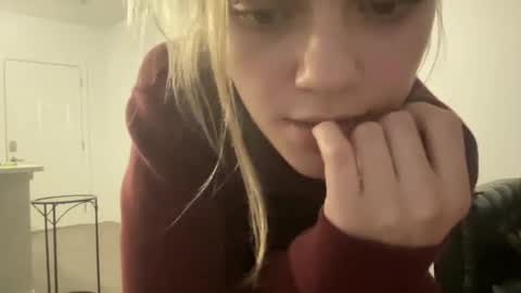 mila 3 online show from December 13, 11:17 pm