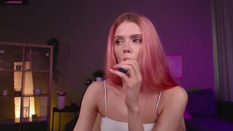 gretchen_mol online show from October 7, 7:35 am