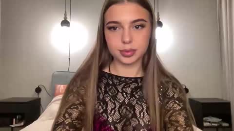 Liora online show from November 26, 3:57 pm