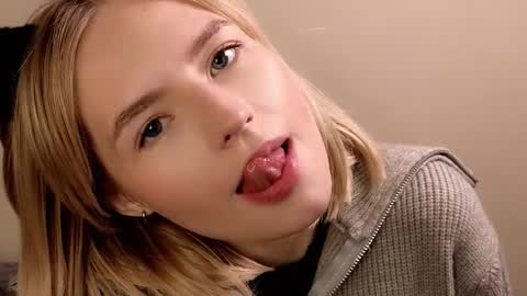 Jannie online show from November 24, 10:17 am