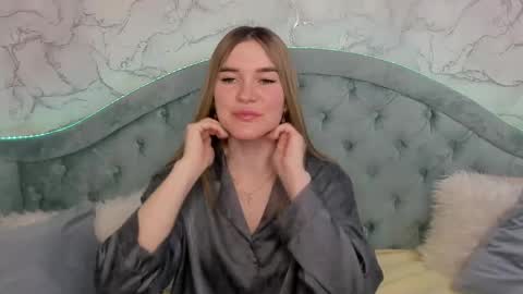 gwensmitt online show from June 2, 11:06 pm
