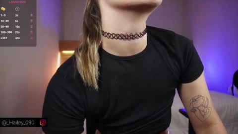 Hailey online show from November 18, 7:48 pm