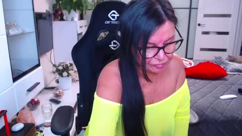 Monika online show from December 2, 9:21 am