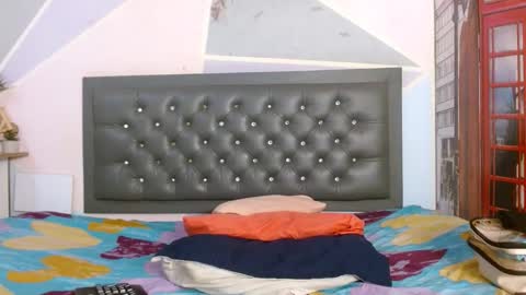 halle_bailey online show from June 11, 12:32 am
