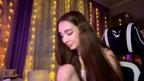 Holly online show from December 18, 7:51 pm