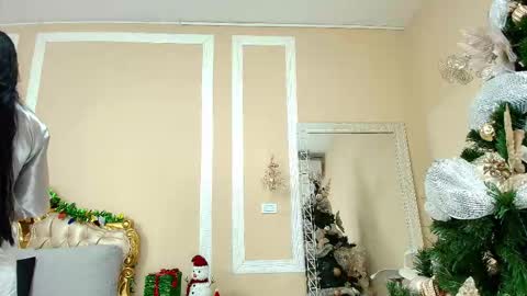 Hallie Stone online show from December 21, 1:48 pm