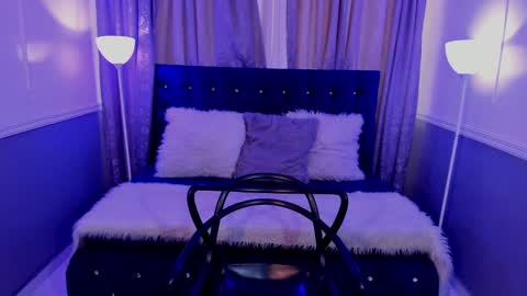 Halls Red online show from January 24, 9:04 pm