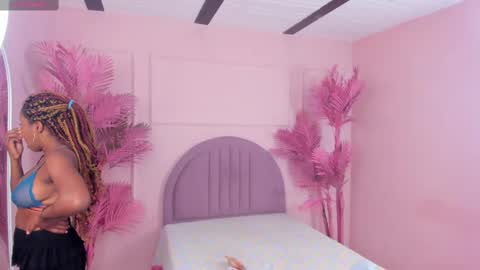 hanaahquinn online show from February 22, 11:24 am