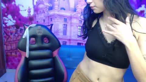 Hanaku  online show from December 4, 2:15 pm