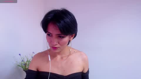 Sara online show from February 9, 5:01 pm