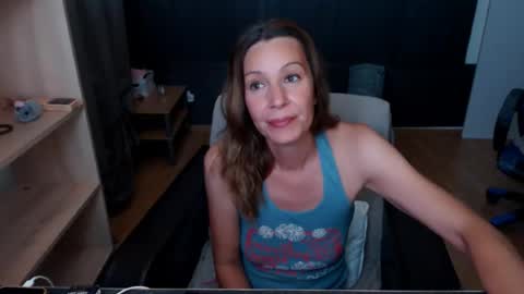 hanna_ha online show from June 25, 8:10 pm