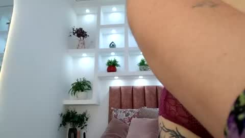 hanna_moons online show from August 1, 5:09 am