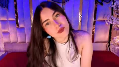  Hanna Collins  online show from November 6, 1:50 pm