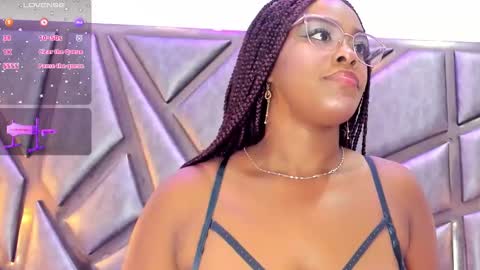 hannagatess1 online show from October 7, 1:32 am