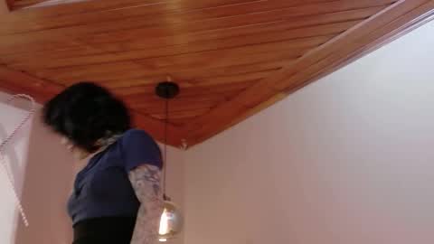 Hannah  online show from March 1, 1:05 am