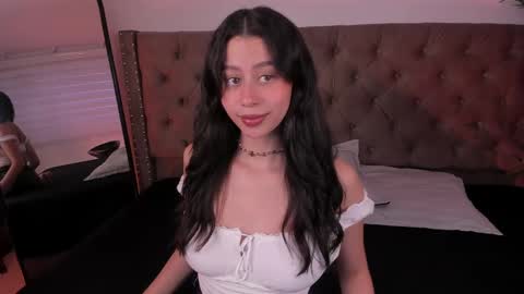 Hannah online show from March 7, 9:27 pm