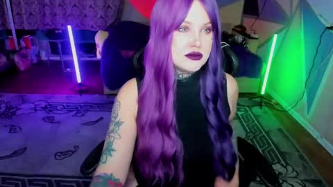 Hannah online show from March 1, 5:49 pm