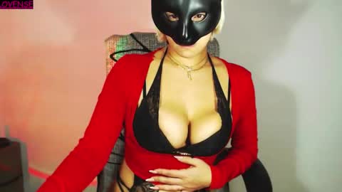 hannah kiim online show from March 25, 11:29 pm