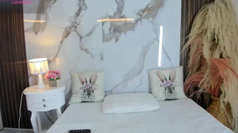 Hannahill69 online show from March 26, 5:20 am