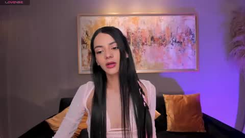 HANNAH J online show from July 8, 12:07 pm