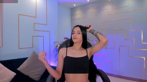 HANNAH J online show from February 8, 6:55 pm