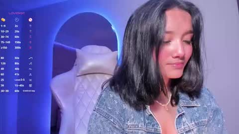 hannahmonttgomery  Help me reach 100 Hands up online show from February 9, 7:05 pm