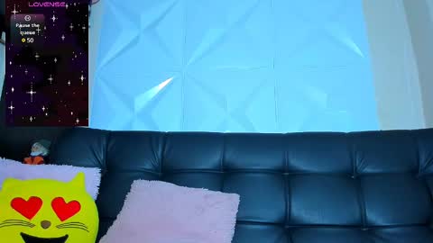 Hanna Independent Model online show from February 17, 12:49 pm