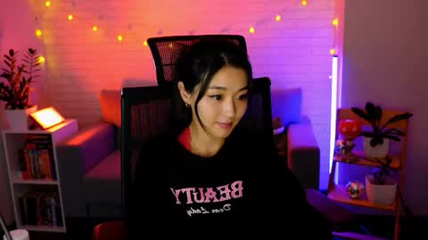 hannarosie online show from October 11, 8:22 pm