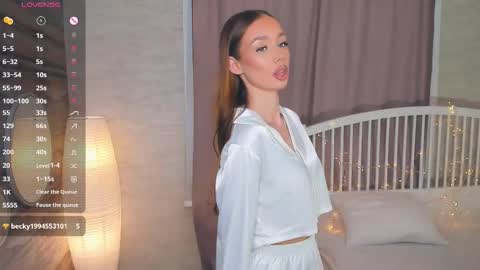 Hanna online show from February 19, 7:13 pm