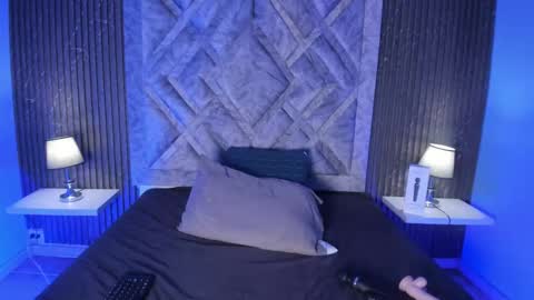 hannyk_ online show from January 16, 1:07 pm