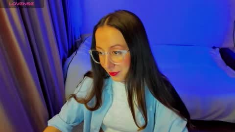 Stephanie online show from March 18, 7:52 pm