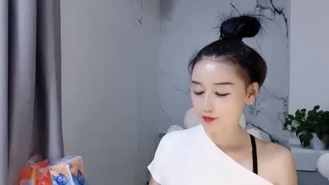 happysweety1688 online show from October 9, 8:29 am