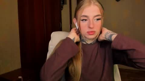 Julia online show from September 29, 5:23 am