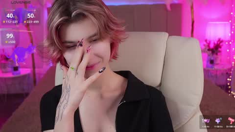 haylaamber online show from December 11, 2:11 pm