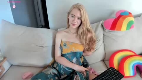 Hayley online show from November 4, 5:18 pm