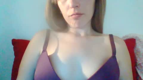 hazalpink online show from June 11, 8:38 pm